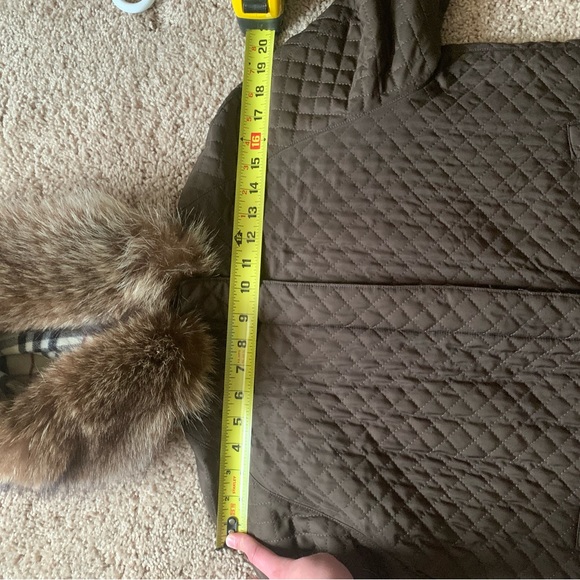 Burberry vintage quilted coat with fur hood - Picture 12 of 16